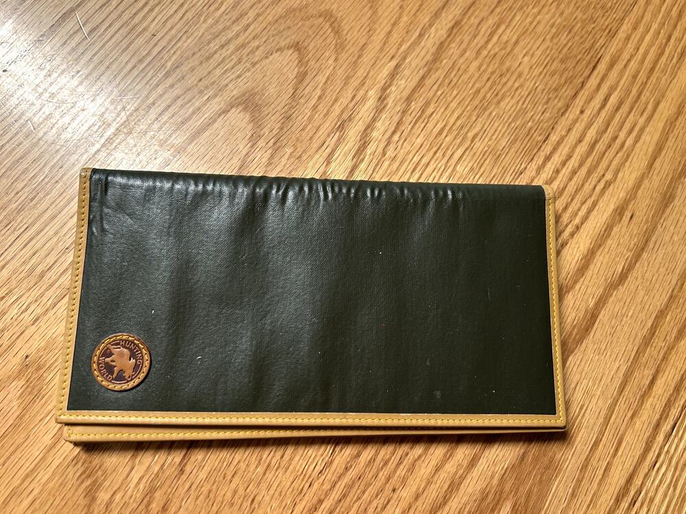 Hunting World Leather Folding Wallet Made in Italy Green Trimmed Lite Damage